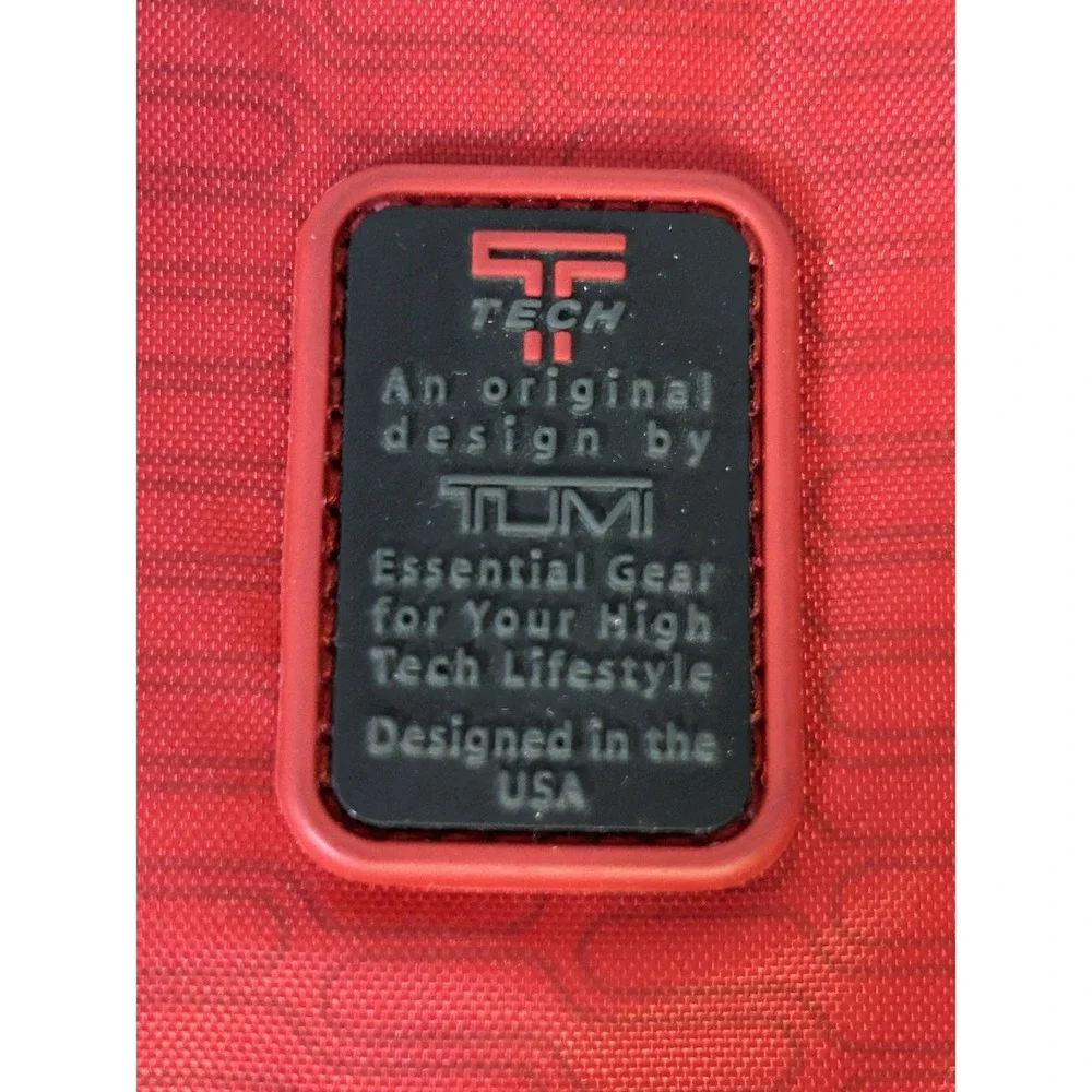 Tumi tech professional